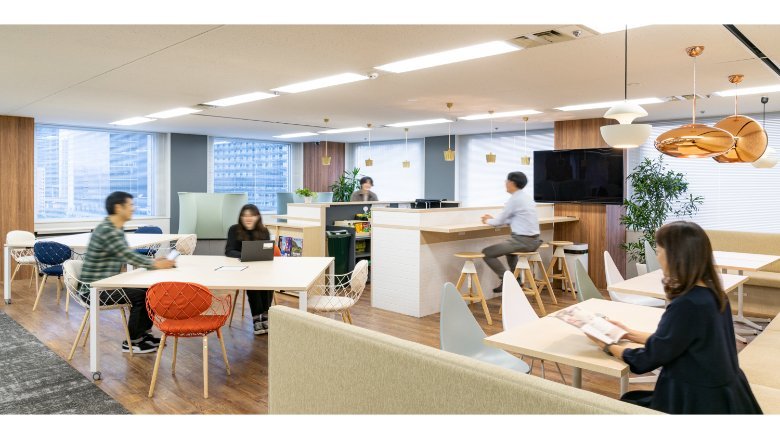 コスモエコパワー株式会社のカフェスペース1