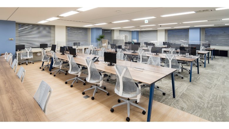 コスモエコパワー株式会社の執務スペース1
